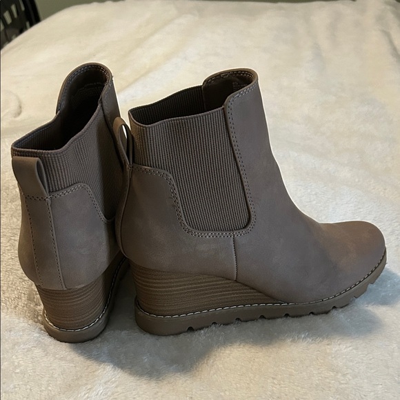 Universal Thread Tan Ankle Booties - Picture 2 of 10